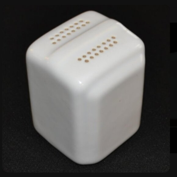 Vintage Art Deco Salt And Pepper Shakers White Table Serveware - Picture 4 of 5